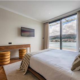 Selection of 5 bedroom seafront villas with pool on Ciovo near Trogir, sleeps 10
